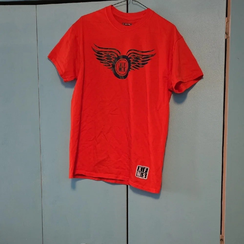 Men Vibrant Orange Tee With Wings - Picture 4 of 9